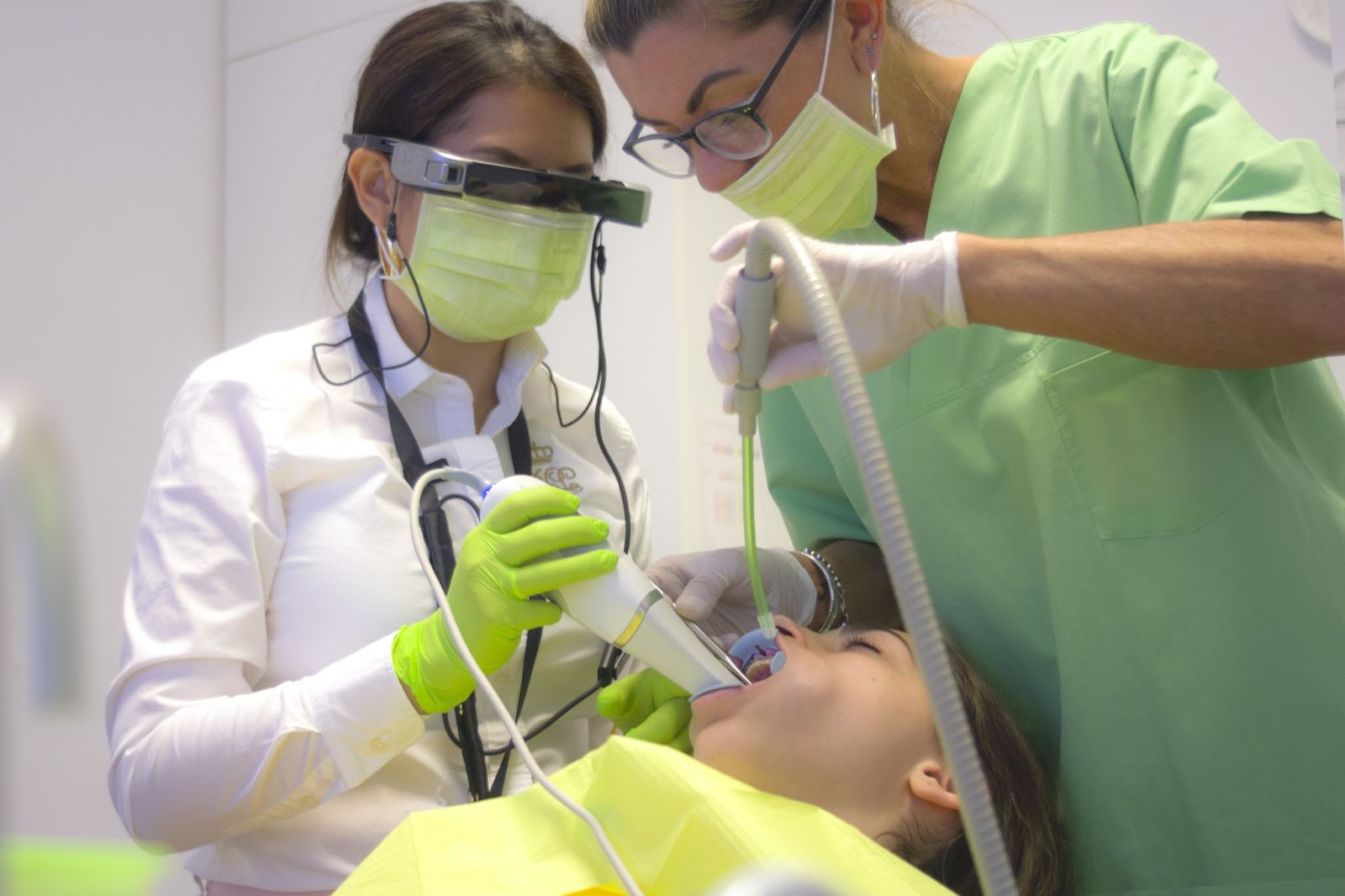 10-highest-paying-dentist-jobs-to-consider-no-med-degrees-2023