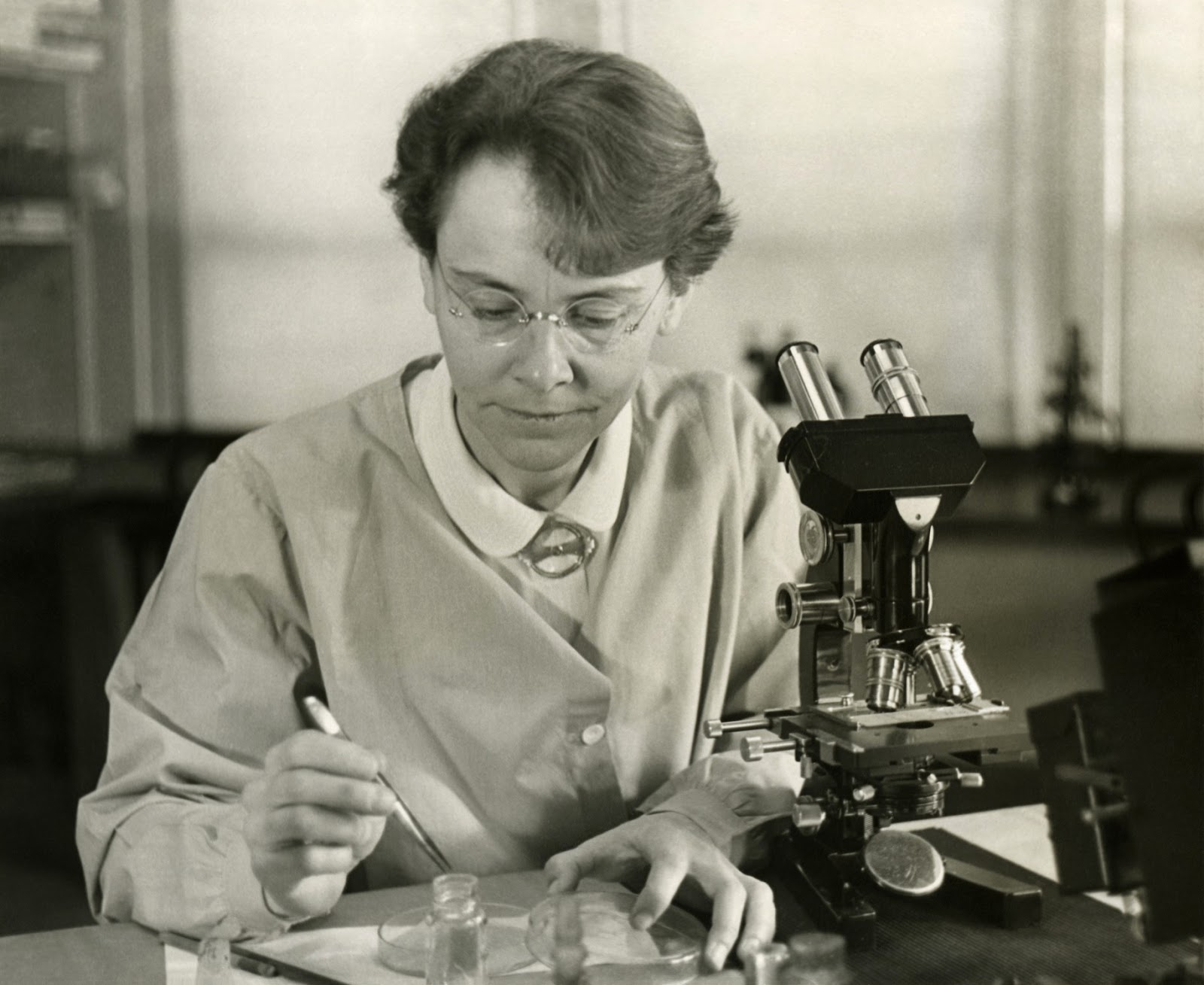 Top Famous Biology Scientists That You Should Know